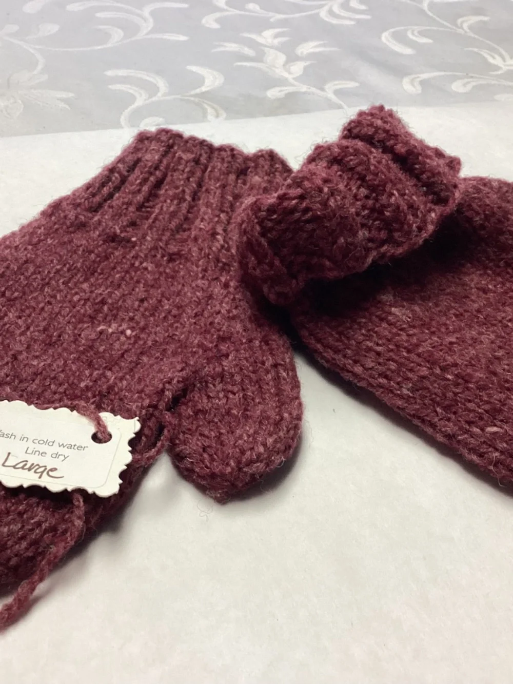 Hand made wool mittens burgundy. Mint never worn large see measurements UNISEX